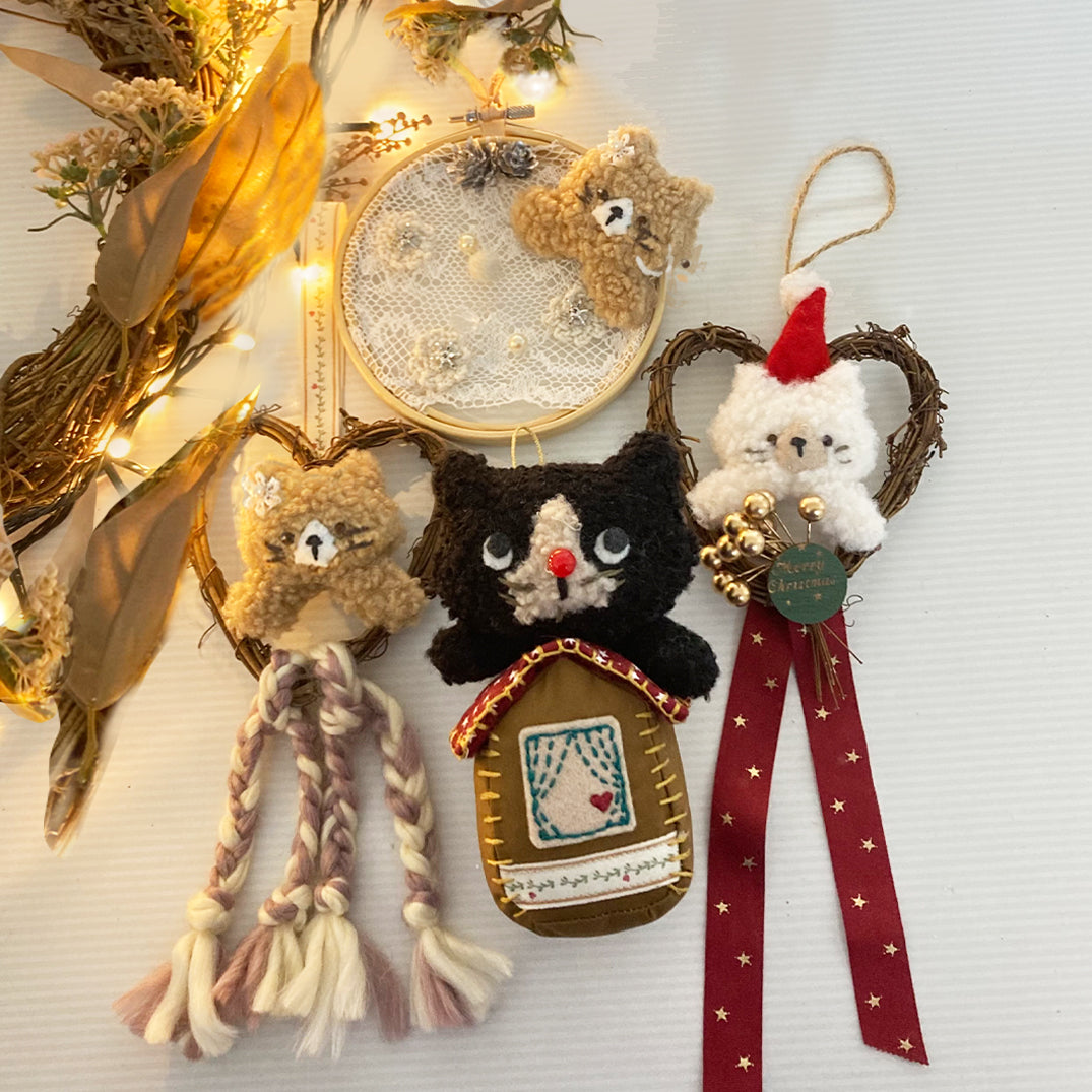 クリスマスデコレーション ちびメルで飾る刺繍枠レース
