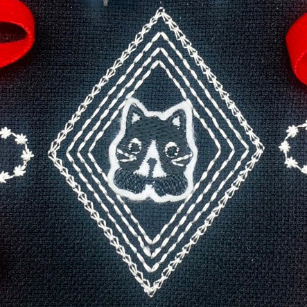 クリスマス仕様 ねこのメルティ 刺繍枠タペストリー 円形 小 ワッペン